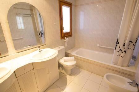 شقة Casa Amb Jardi ألب المظهر الخارجي الصورة